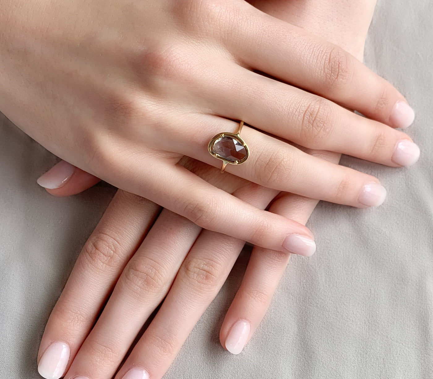 Sapphire Petal Ring "Maxi" - Aubergine Sapphire
