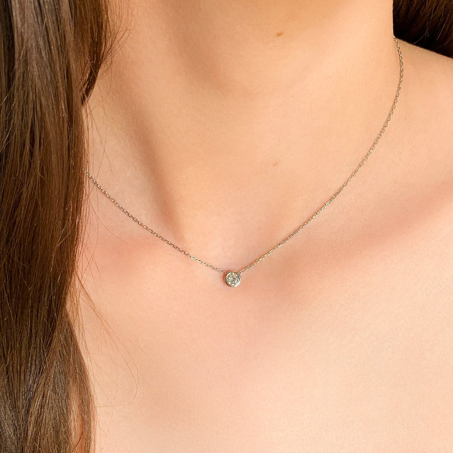 Catherine Necklace - prong setting 0,30 ct