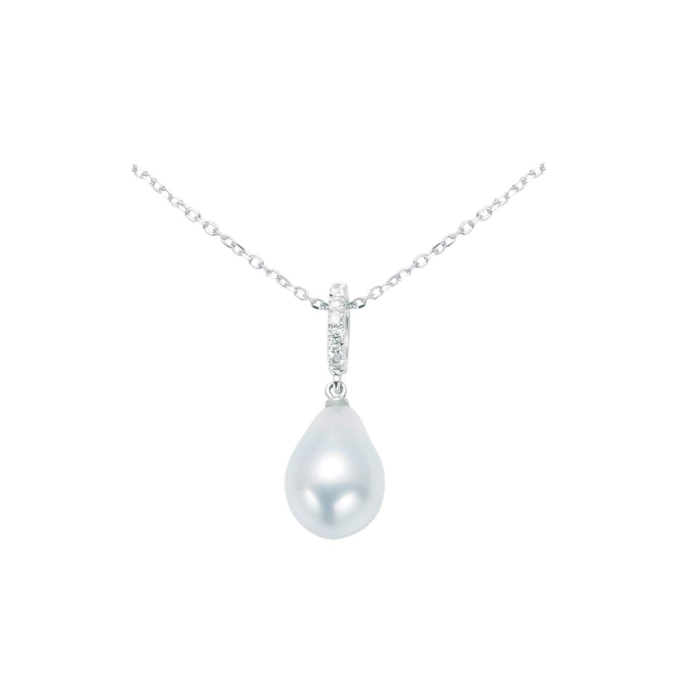 Whitel Gold Pearl and diamond pendant.